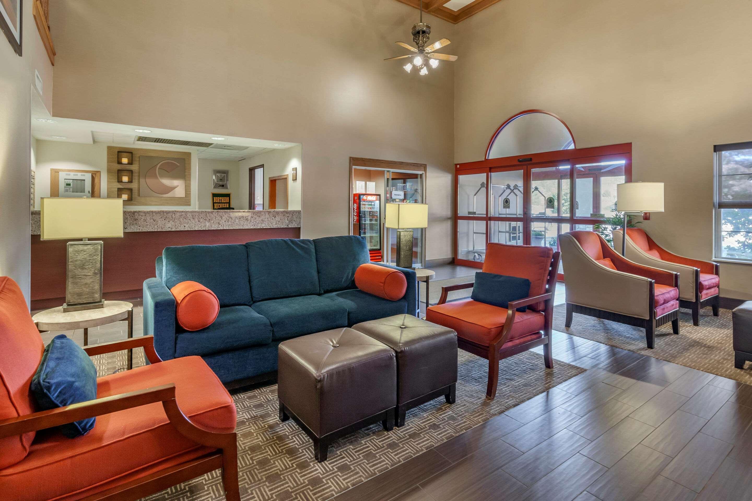 Comfort Suites Marquette Eksteriør bilde